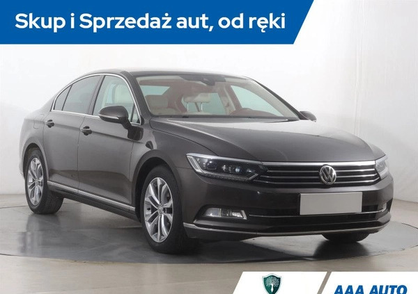 Volkswagen Passat cena 68000 przebieg: 151589, rok produkcji 2015 z Raszków małe 154